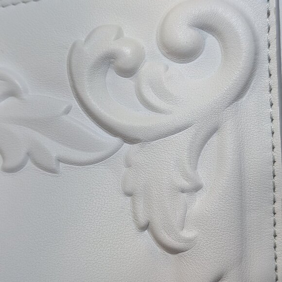 Louis Vuitton White Spring-Summer 2023 Men's Collection Neo Tote - Picture 10 of 16